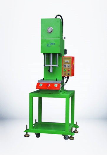 �������͉��C